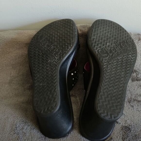 Skeckers, Sz 6, Black Faux Suede/Studs Strappy Mules Slip on Wedge Heels - Picture 3 of 9